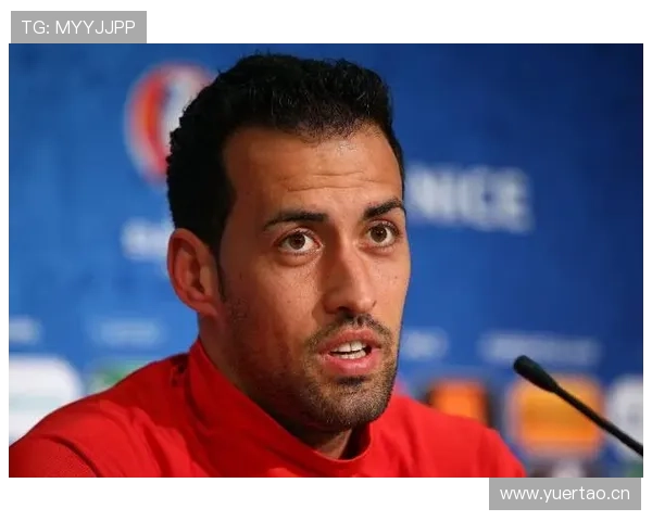 布斯克茨与克罗斯战术角色分化在体系驱动下形成差异结构